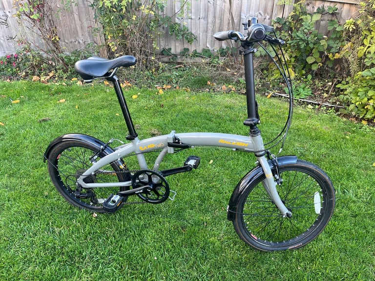Raleigh Evo- folding bike ( 7 speed) lightweight aluminium- Pristine condition 