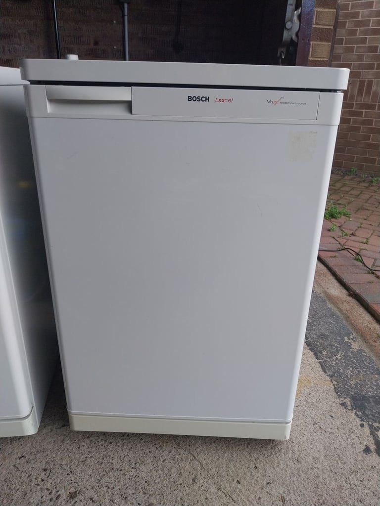image for Under counter Bosch fridge