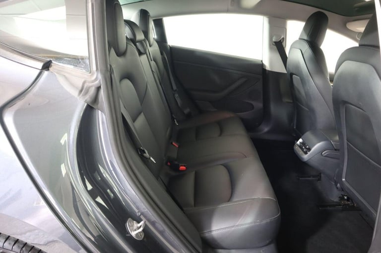 2021 Tesla Model 3 (Dual Motor) Long Range Auto 4WDE 4dr Saloon ELECTRIC Automatic