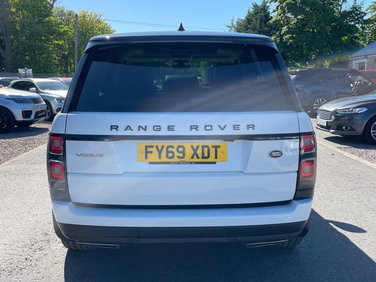 2019 Land Rover Range Rover 3.0 SD V6 Vogue black pack SUV 5dr Diesel Auto 4WD 275 bhp ESTATE Die...