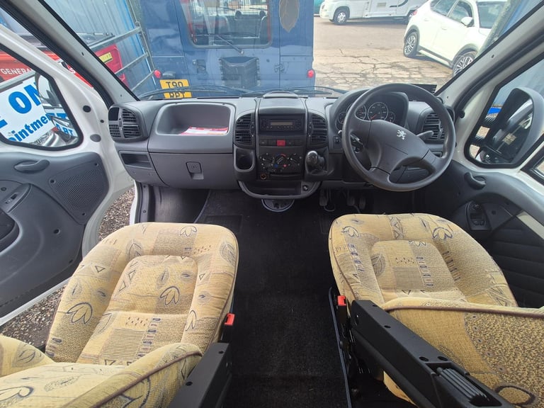 Compass Avantgarde 300 Coachbuilt Motorhome 2005