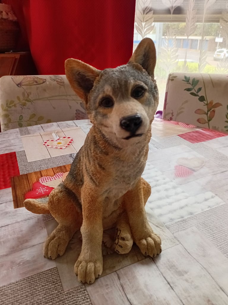 image for GIFT,BEAUTIFUL WOLF CUB ORNAMENT