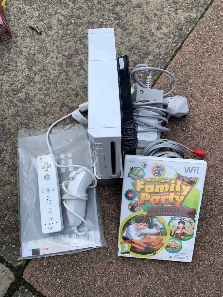 image for For Sale Nintendo Wii & Family Party with 30 Games 
