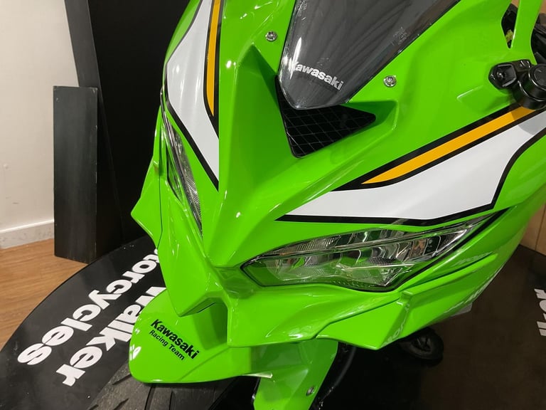 Kawasaki Ninja ZX-4RR 2025 with just 253 Miles! One Owner! FREE UK DELIVERY!