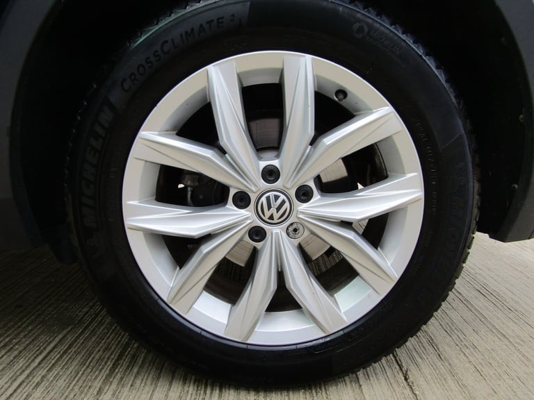 LEFT HAND DRIVE 2019 VOLKSWAGEN TIGUAN 2.0 TDi SE DSG AUTO 5DR EURO 6 FRENCH REG