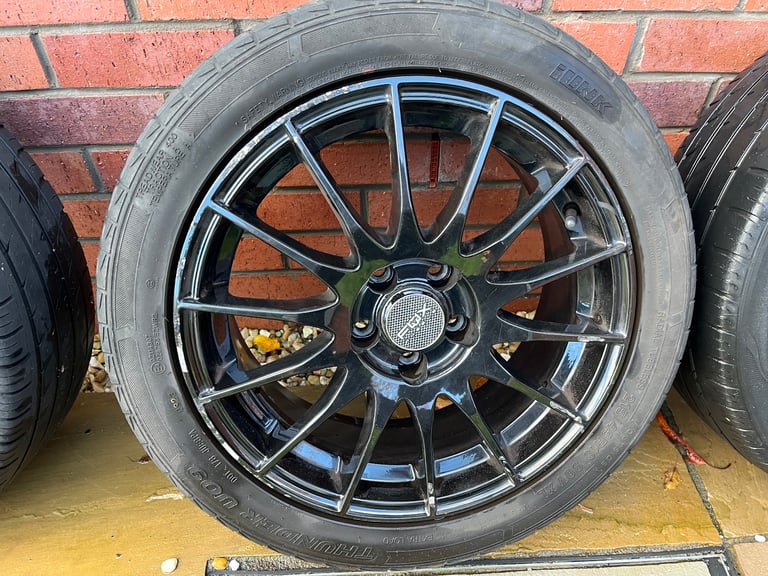 Fox Alloy Wheels - 16 - Black