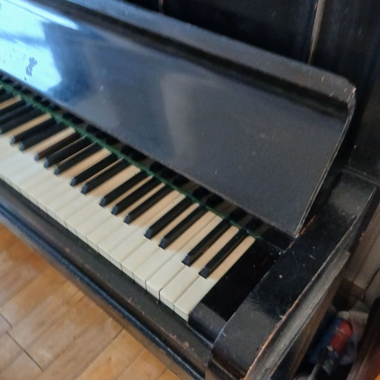 Harper piano co