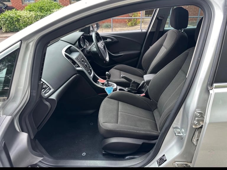 2012 (12) VAUXHALL ASTRA 1.7 CDTI SRI 16V ESTATE MANUAL 