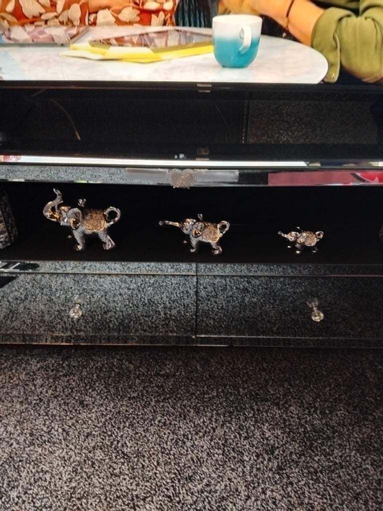 image for Mirrored tv unit 