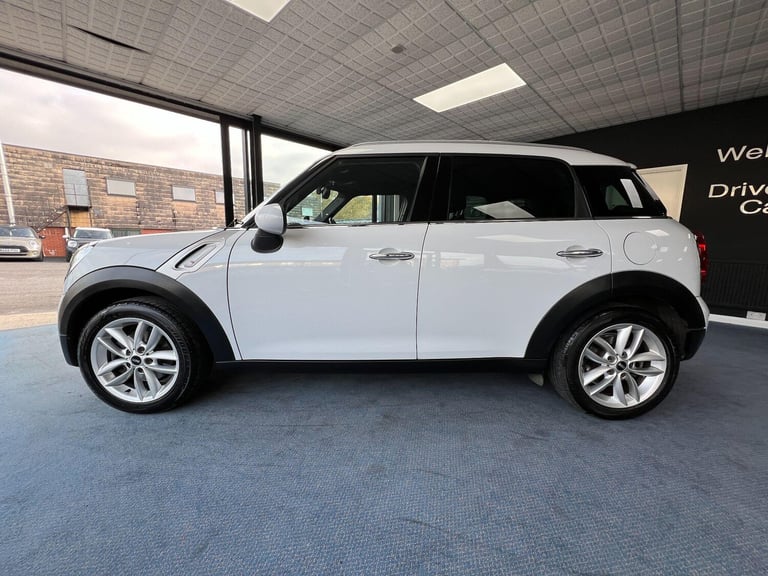 2011 MINI Countryman 1.6 Cooper Euro 5 (s/s) 5dr HATCHBACK Petrol Manual