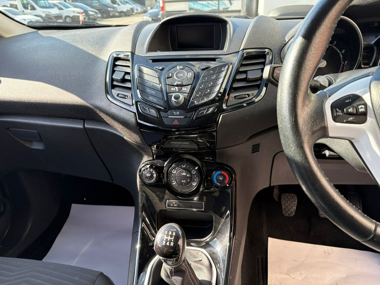 2015 Ford Fiesta 1.0 EcoBoost Zetec Black 3dr HATCHBACK Petrol Manual