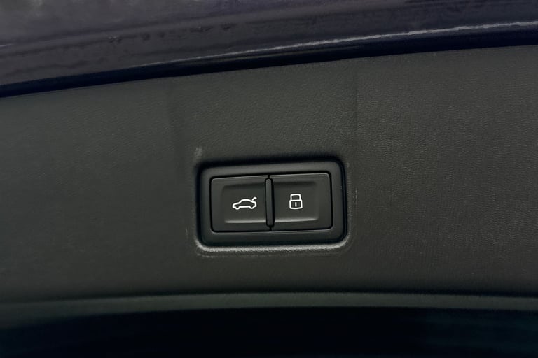 2024 Audi Q4 e-tron Q4 Sportback S line 45 e-tron  210,00 kW SUV ELECTRIC Automatic