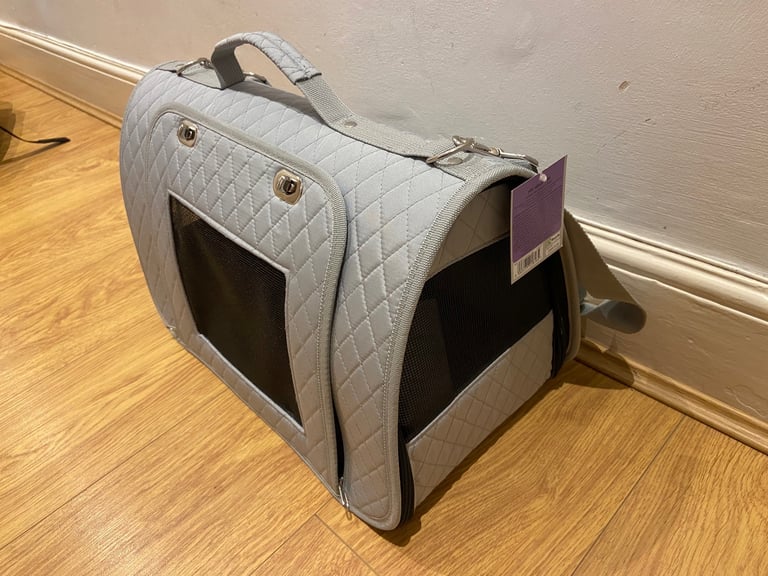 Pet carrier (brand new, never used)