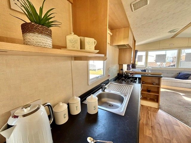 CHEAP STATIC CARAVAN FOR SALE AT BROADLAND SANDS HOLIDAY PARK - 11.5 MONTH OWNER SEASON
