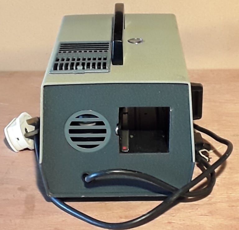 image for Halinamat 300 Slide Projector and Screen 