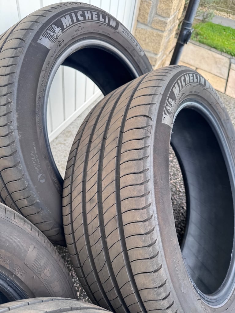 Michelin Primacy 4s Tyres 235/50R19