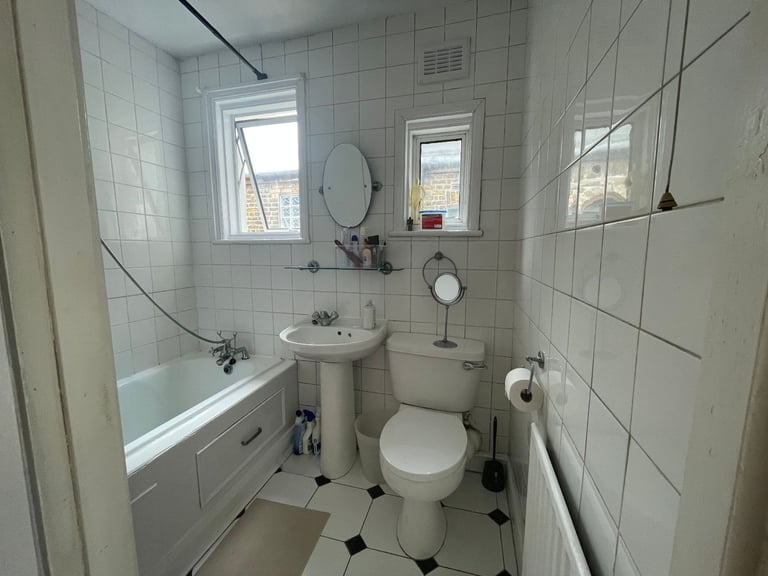 DOUBLE BEDROOM BURROWS ROAD KENSAL RISE NW10