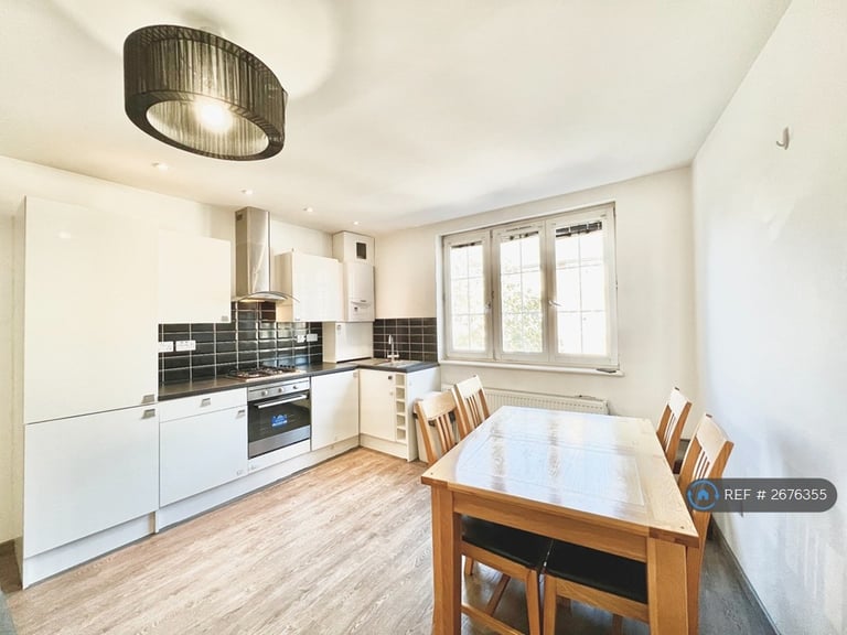 image for 2 bedroom flat in Brixton Hill, London, SW2 (2 bed) (#2676355)