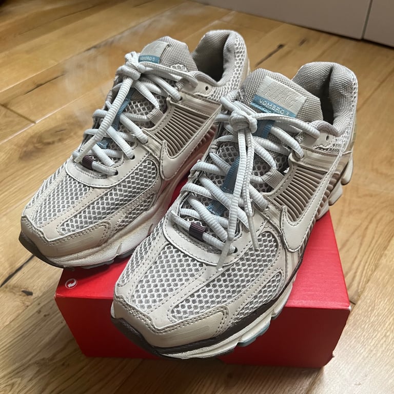 image for Nike Vomero 5 trainers size 4.5