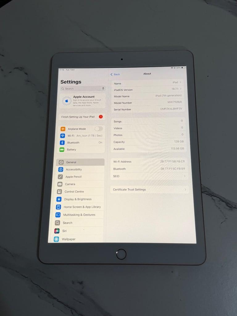 Like New Apple Ipad 7 WiFi Rose Gold 128gb Storage inbuilt 