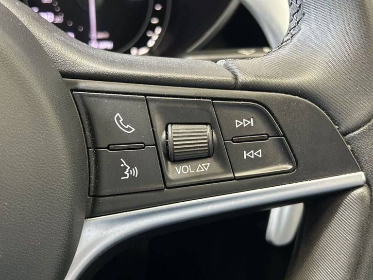 2018 Alfa Romeo Giulia 2.0T Veloce Saloon 4dr Petrol Auto Euro 6 (s/s) (280 ps) Saloon Petrol Aut...