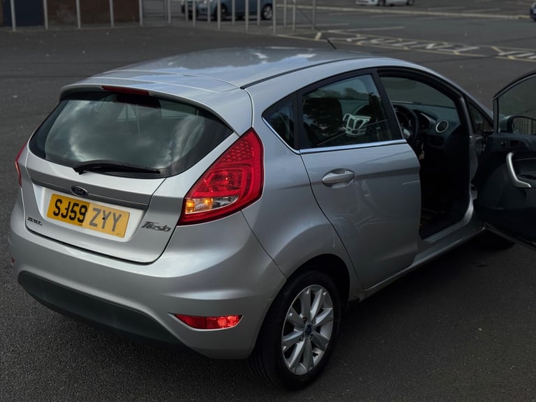 2009 Ford Fiesta 1.4 Zetec 5dr HATCHBACK Petrol Manual