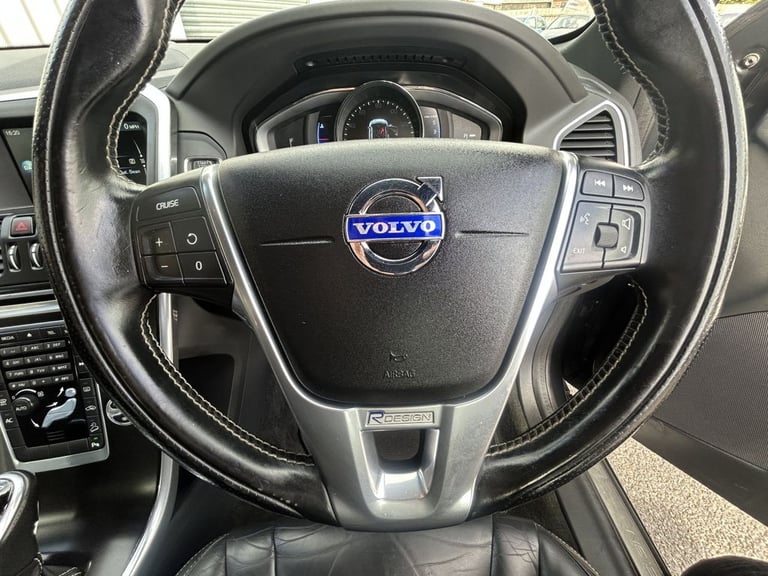 2014 Volvo XC60 D5 [215] R DESIGN Lux Nav 5dr AWD Geartronic ESTATE DIESEL Automatic
