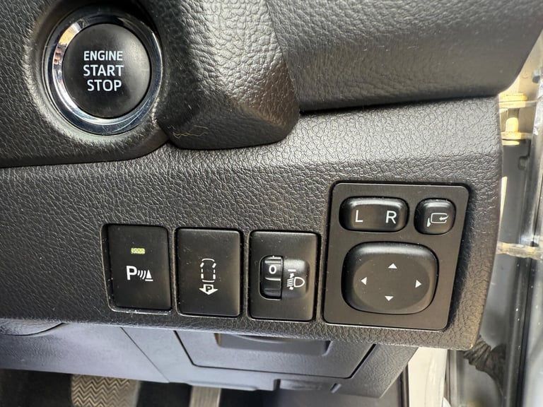 2013 Toyota Auris 1.6 V-Matic Excel Multidrive S Euro 5 5dr HATCHBACK Petrol Automatic
