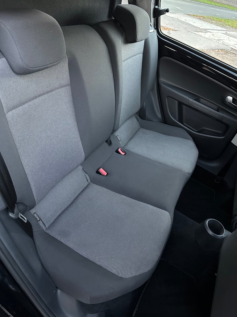 Volkswagen, UP, Hatchback, 2014, Manual, 999 (cc), 5 doors