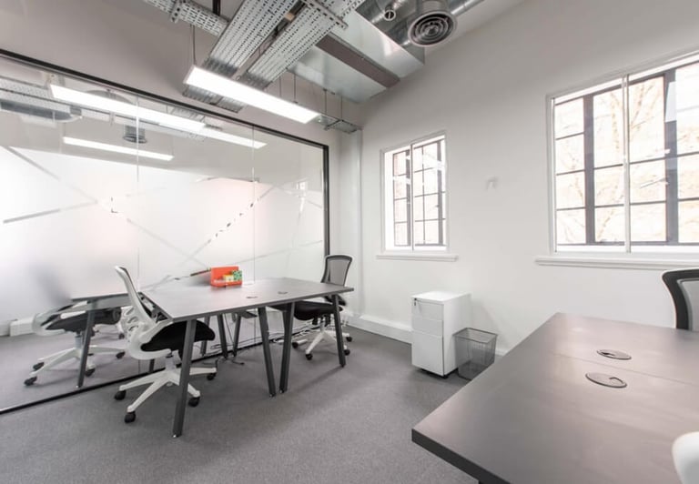 Furnished offices to rent in *King's Cross*. Office Spaces for 2 to 75 desks NW1