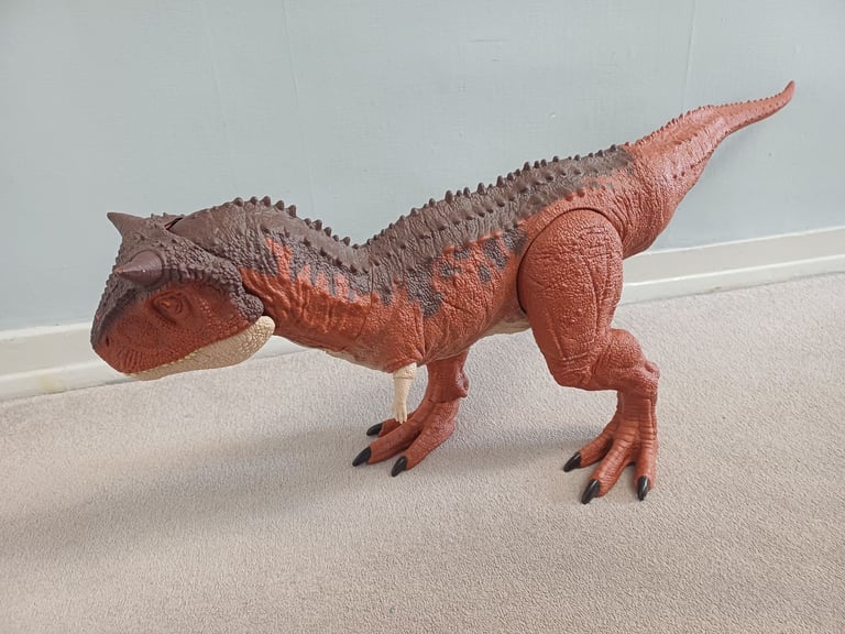 Jurassic World Super Colossal Carnotaurus Toro / EXCELLENT CONDITION