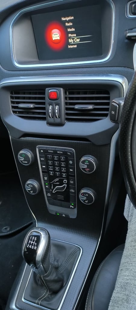 Volvo, V40 D4 R Design Pro, Hatchback, 2017, Manual, 1969 (cc), 5 doors - Price Negotiable.