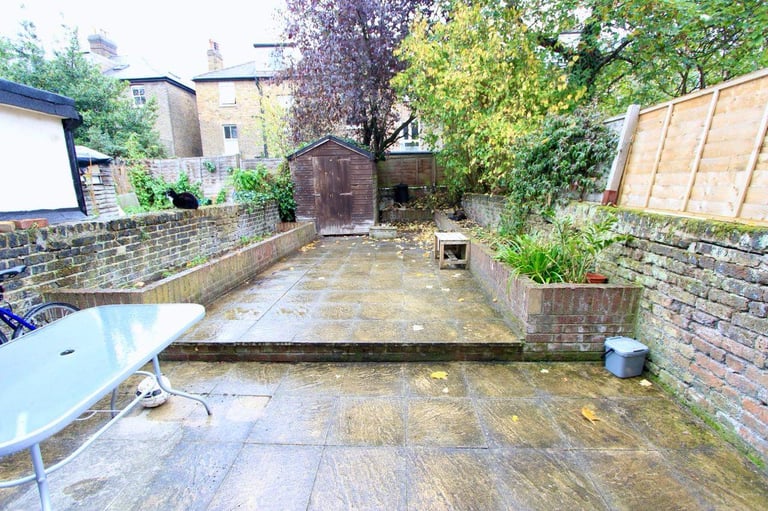 image for N4 Avail Now 5 Double Bedrooms. Close to Tube,Train,shops,park,buses,ameniites and more 