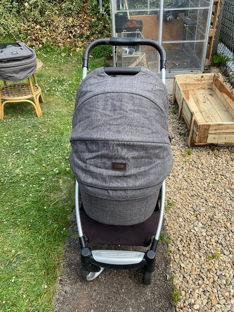 Mamas & Papas Flip XT2 pushchair