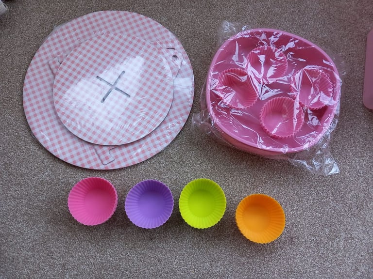 Cake Decorating equipment all new still wrapped 