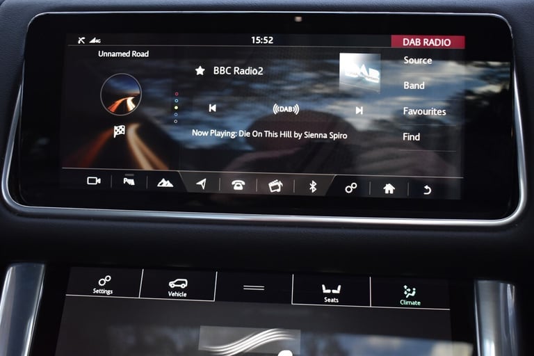 2021 Land Rover Range Rover Sport HSE SILVER+Panoramic Roof and Electric Deployable Tow Pack Esta...