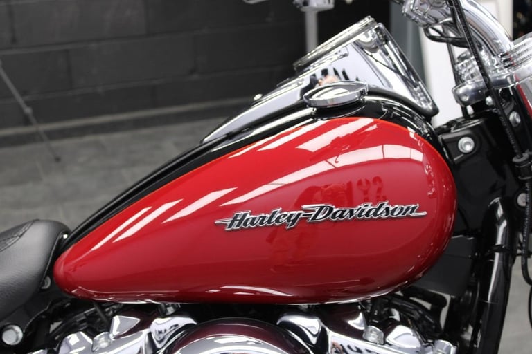 2019 Harley-Davidson FLDE Softail Deluxe in Two Tone Red and Black