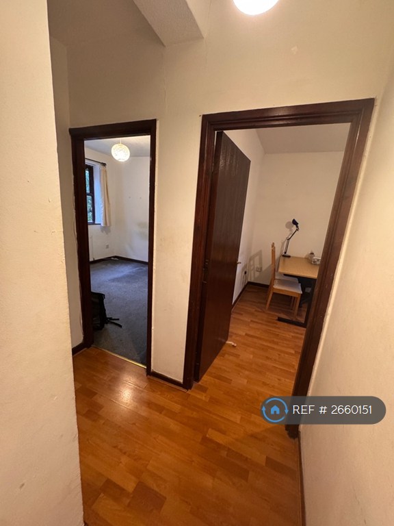 2 bedroom flat in Circular Rd, Manchester, M20 (2 bed) (#2660151)