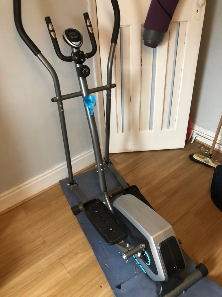 Cross trainer 