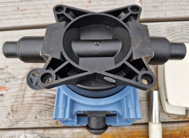 Used Whale Gusher Urchin Bilge Pump 43LPM BP9013 