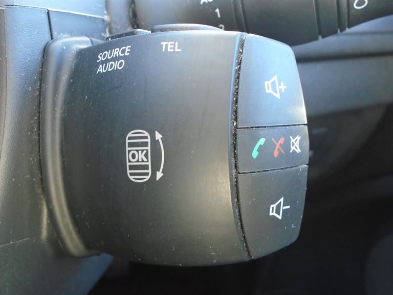 2015 Renault Megane 1.5 dCi Dynamique Nav 5dr HATCHBACK DIESEL Manual