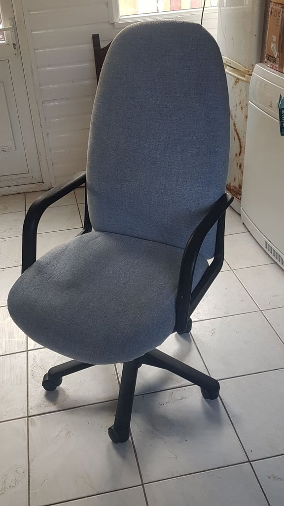 FREE Office swivel chair 