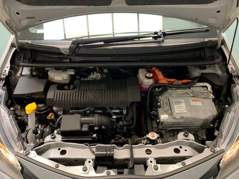 2020 Toyota Yaris 1.5 VVT-h GR SPORT Hatchback 5dr Petrol Hybrid E-CVT Euro 6 (s/s) (100 ps)  Hat...