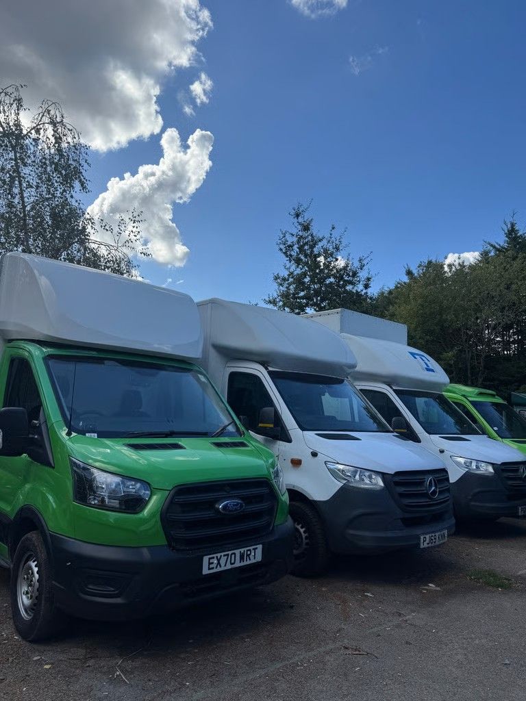 Man And Van - Rubbish Removal - Removals - 24/7, Reliable, Professional – London 🏙️♻️