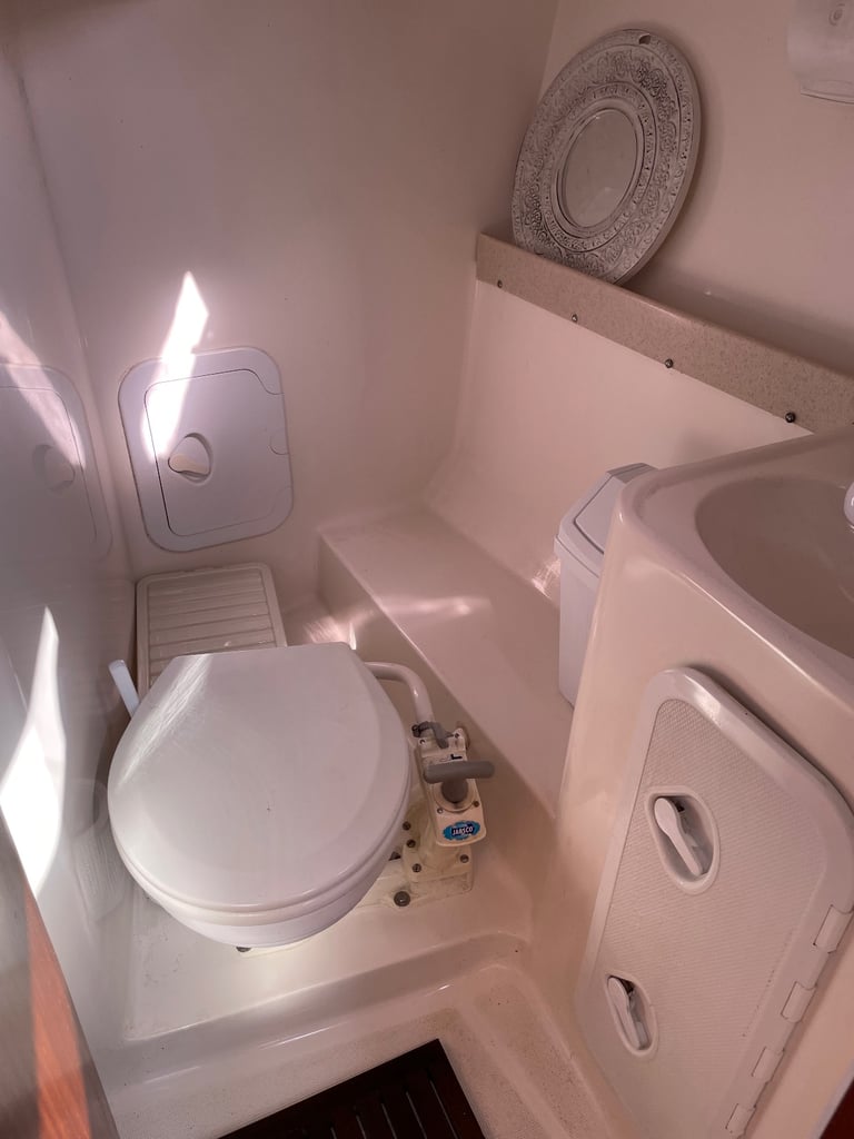 Delphia 33 2007 sailing yacht