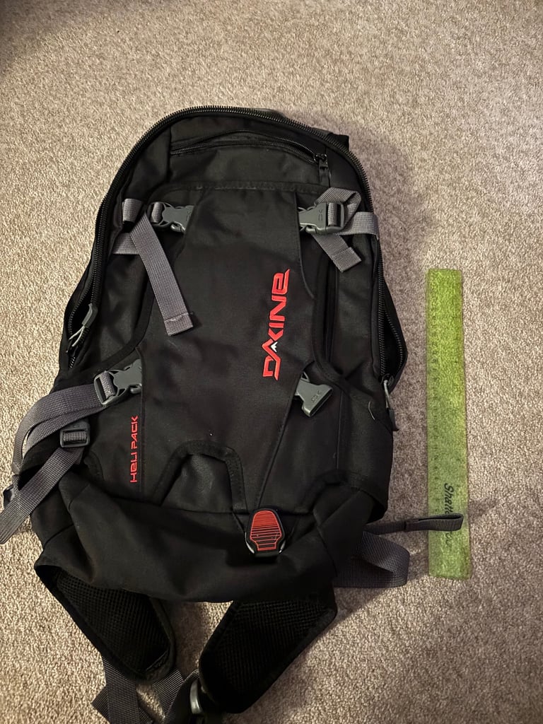 Dakine ski and snowboard rucksack 
