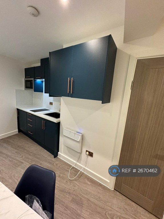 Studio flat in Studio High Street, Bangor, LL57 (#2670462)