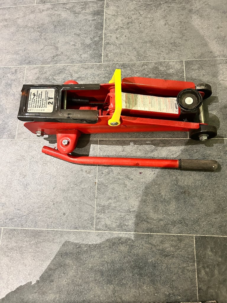 image for 2 Tonne car jack.