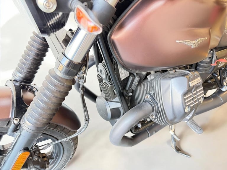 2020 Moto Guzzi V7 744 III Stone Night Pack Euro 4