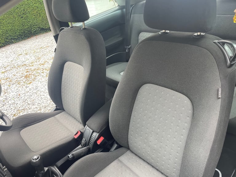 Volkswagen, BEETLE, Hatchback, 2011, Manual, 1595 (cc), 3 doors